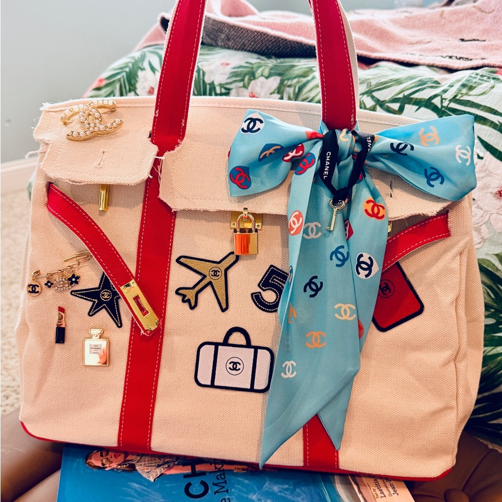 NEW Boatkin Tote, scarf, pins, patches, lock/keys, organizer, & dustbag